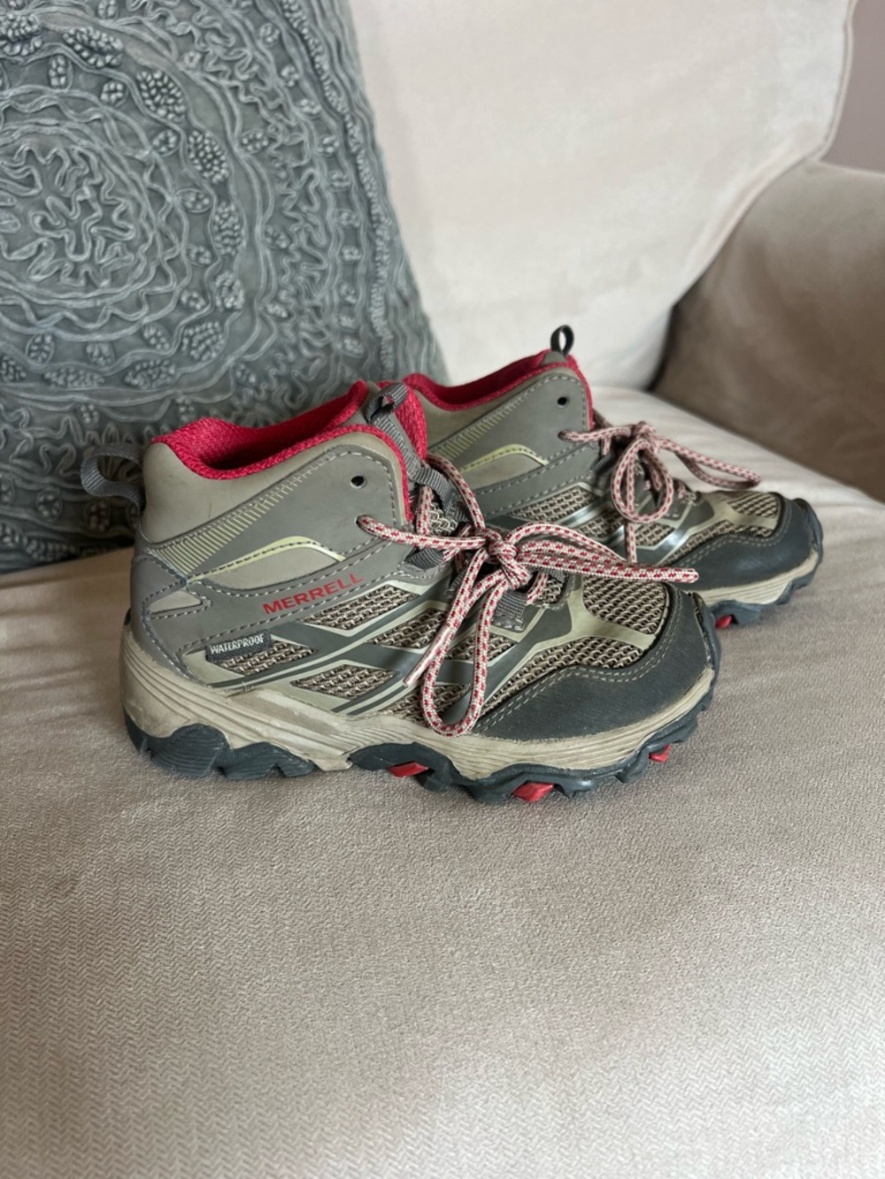 Merrell Kids Moab 2 Mid Hiking Boots